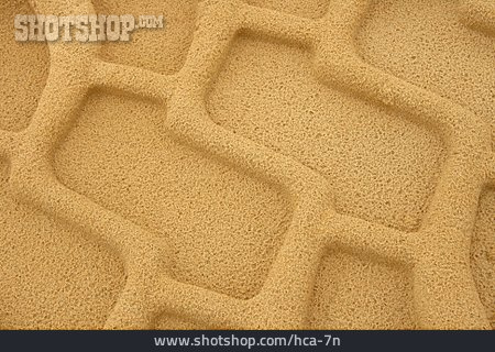 
                Sand, Reifenspur, Reifenabdruck                   