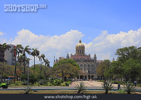 
                Havanna, Kapitol, Parque Central                   