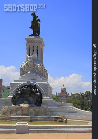 
                Statue, Brunnen, Havanna                   