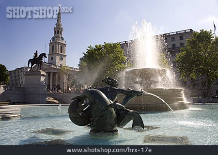 
                Springbrunnen, Trafalgar Square                   