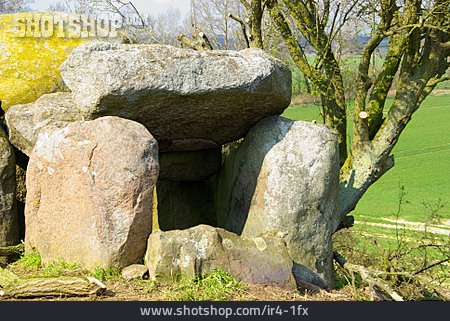 
                Megalith, Hünengrab, Dolmen                   
