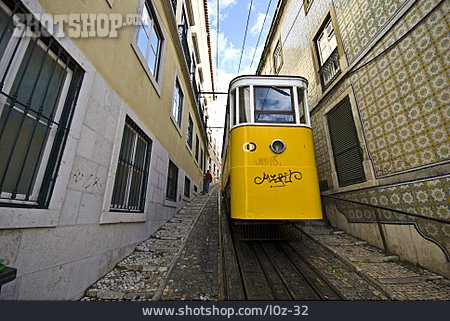 
                Enge, Gasse, Lissabon, Straßenbahn                   