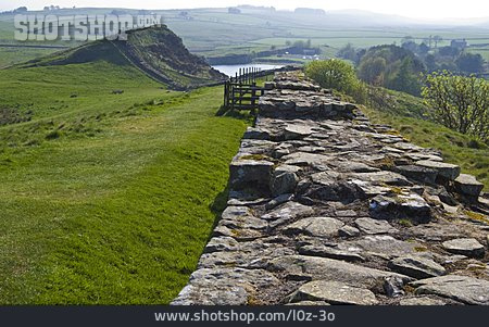 
                Mauer, Grenzbefestigung, Hadrianswall, Nordengland                   