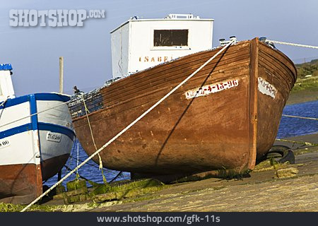 
                Boot, Vertäut, Holzboot                   