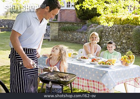 
                Grillen, Familie, Grillsaison, Barbecue                   