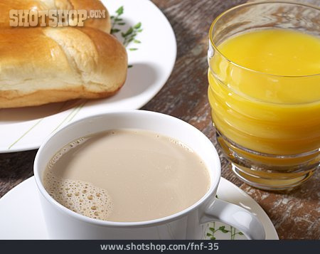 
                Orangensaft, Milchkaffee, Frühstück                   