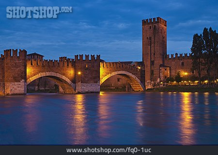 
                Verona, Ponte Scaligero                   