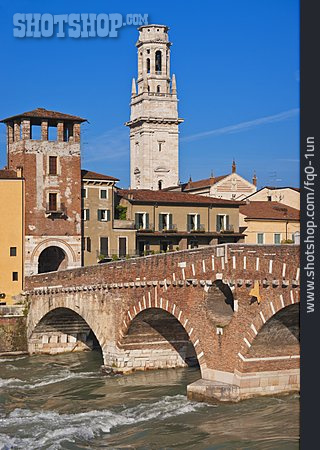 
                Verona, Ponte Pietra, Santa Maria Matricolare                   
