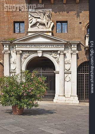 
                Portal, Verona, Palazzo Del Governo                   