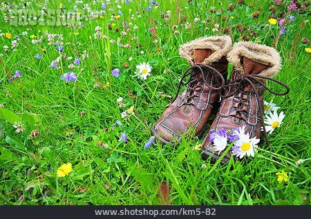 
                Blumenwiese, Schuhe                   