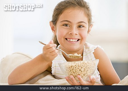 
                Mädchen, Gesunde Ernährung, Cerealien                   