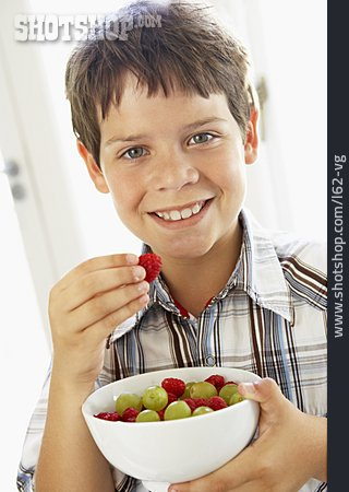 
                Junge, Gesunde Ernährung                   