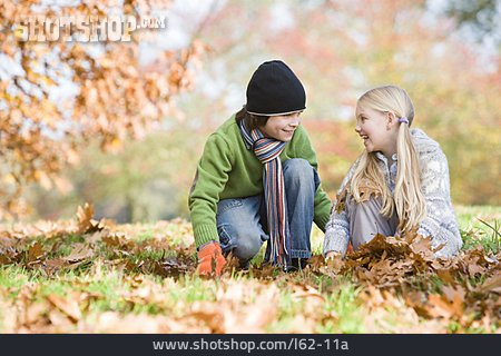 
                Kind, Herbstlich, Geschwister                   