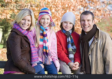 
                Herbstlich, Familie, Familienausflug                   