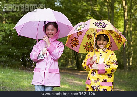 
                Mädchen, Spaß & Vergnügen, Regenschirm, Wetterfest                   