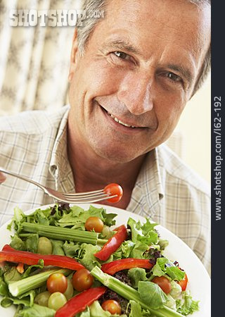 
                Senior, Gesunde Ernährung, Salat, Rohkost                   
