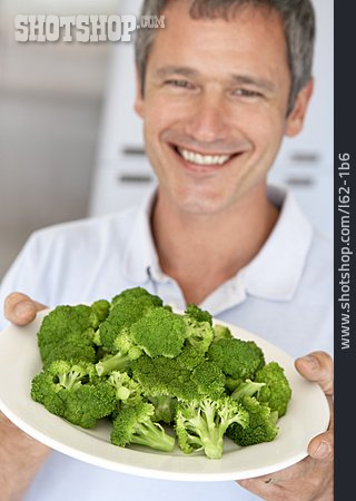 
                Mann, Gesunde Ernährung, Brokkoli                   