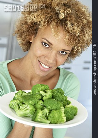 
                Junge Frau, Gesunde Ernährung, Brokkoli                   