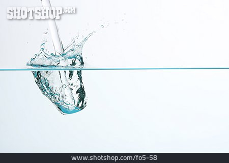 
                Wasser, Wasserstrahl, Wasserspritzer                   
