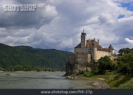 
                Donau, Schloss Schönbühel                   