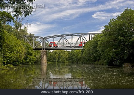 
                Brücke, Personenzug                   