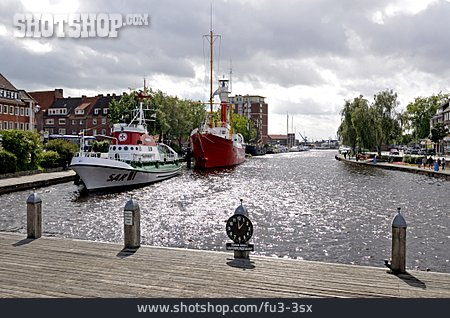 
                Hafen, Hafenrundfahrt, Emden                   