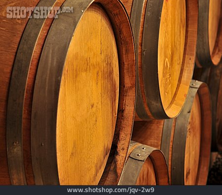 
                Weinfass, Holzfass, Weinlagerung                   