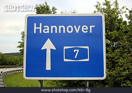 
                Hannover, Autobahnschild, Autobahnabfahrt                   