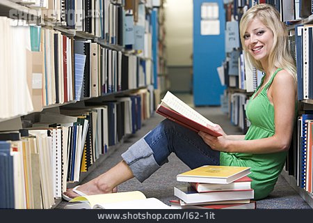 
                Lernen, Bibliothek, Studentin                   