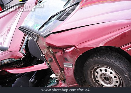 
                Autounfall, Verkehrsunfall, Totalschaden                   