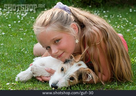 
                Mädchen, Hund, Tierfreundschaft                   