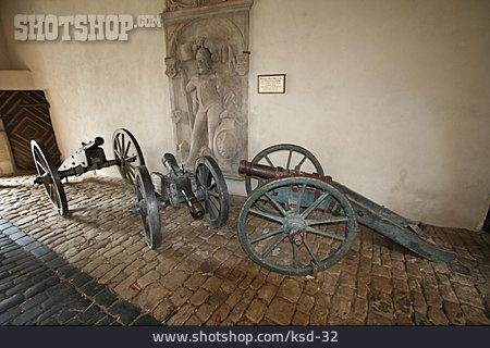 
                Kanone, Bamberg, Altenburg                   