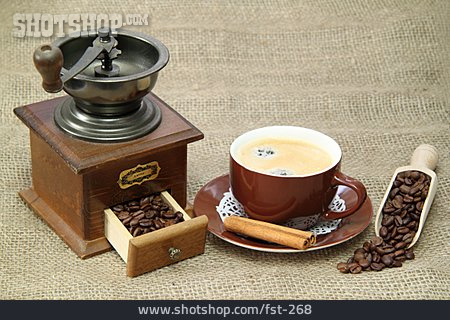 
                Kaffee, Kaffeemühle, Kaffeegedeck                   