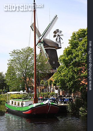 
                Segelschiff, Windmühle, Großefehn                   