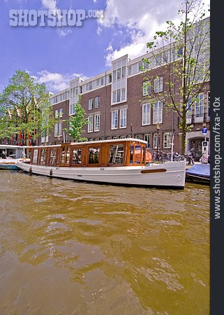 
                Amsterdam, Wohnschiff                   