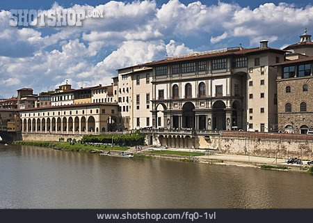 
                Florenz, Arno                   