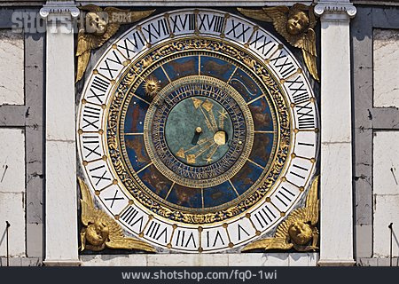 
                Astronomische Uhr                   