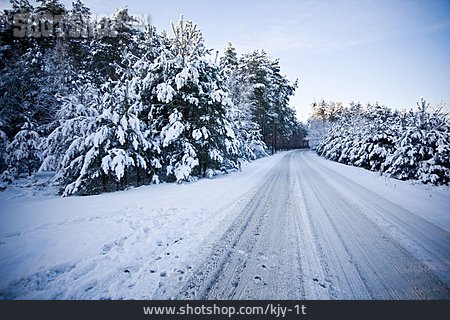 
                Verschneit, Straße, Schneespur                   