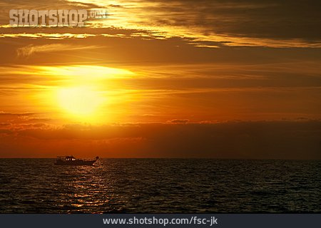
                Sonnenuntergang, Mittelmeer                   