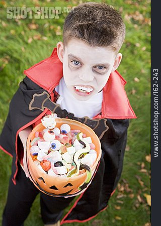 
                Junge, Halloween, Verkleidet, Vampirkostüm                   