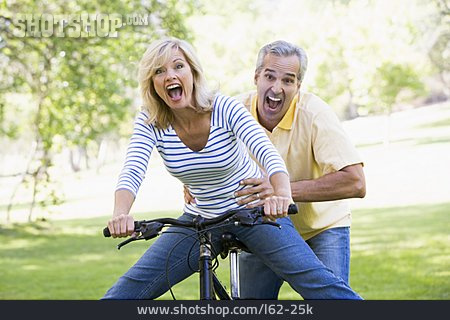 
                Paar, Spaß & Vergnügen, Radfahrer                   