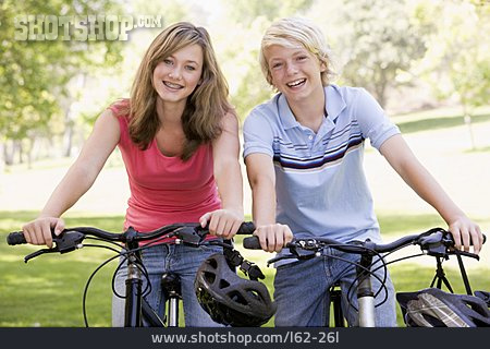 
                Jugendliche, Freizeit, Radfahren, Freunde                   