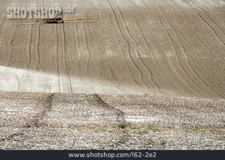 
                Feld, Landwirtschaft, Getreidefeld, Düngen                   