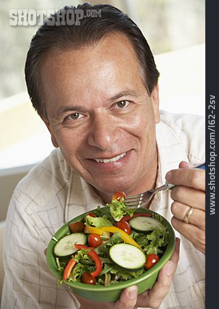 
                Mann, Gesunde Ernährung, Essen, Gemischter Salat                   