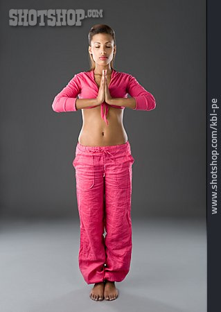 
                Junge Frau, Frau, Yoga, Namaste, Meditieren                   