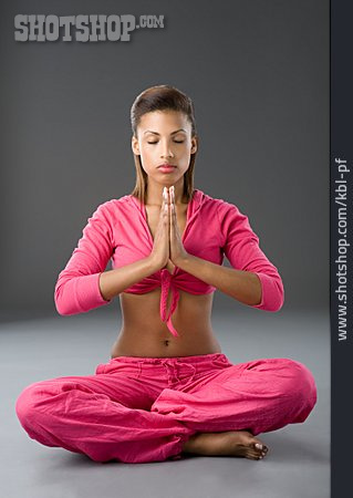 
                Junge Frau, Yoga, Namaste, Meditieren                   