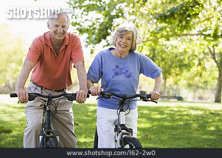 
                Senior, Paar, Fahrradfahrer                   