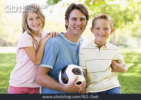 
                Vater, Fußball, Tochter, Sohn                   