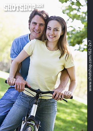 
                Paar, Verliebt, Fahrradfahrer, Gemeinsam                   