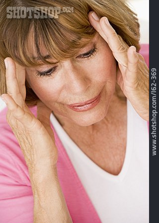 
                Frau, Kopfschmerzen, Migräne                   
